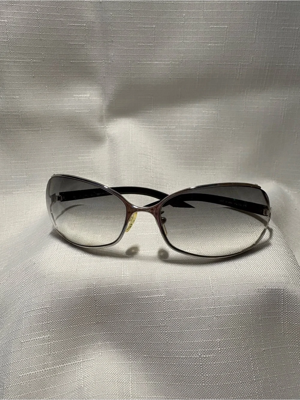 Etro Vintage Designer Sunglasses with Smoke Gradient Lenses - Black Frame